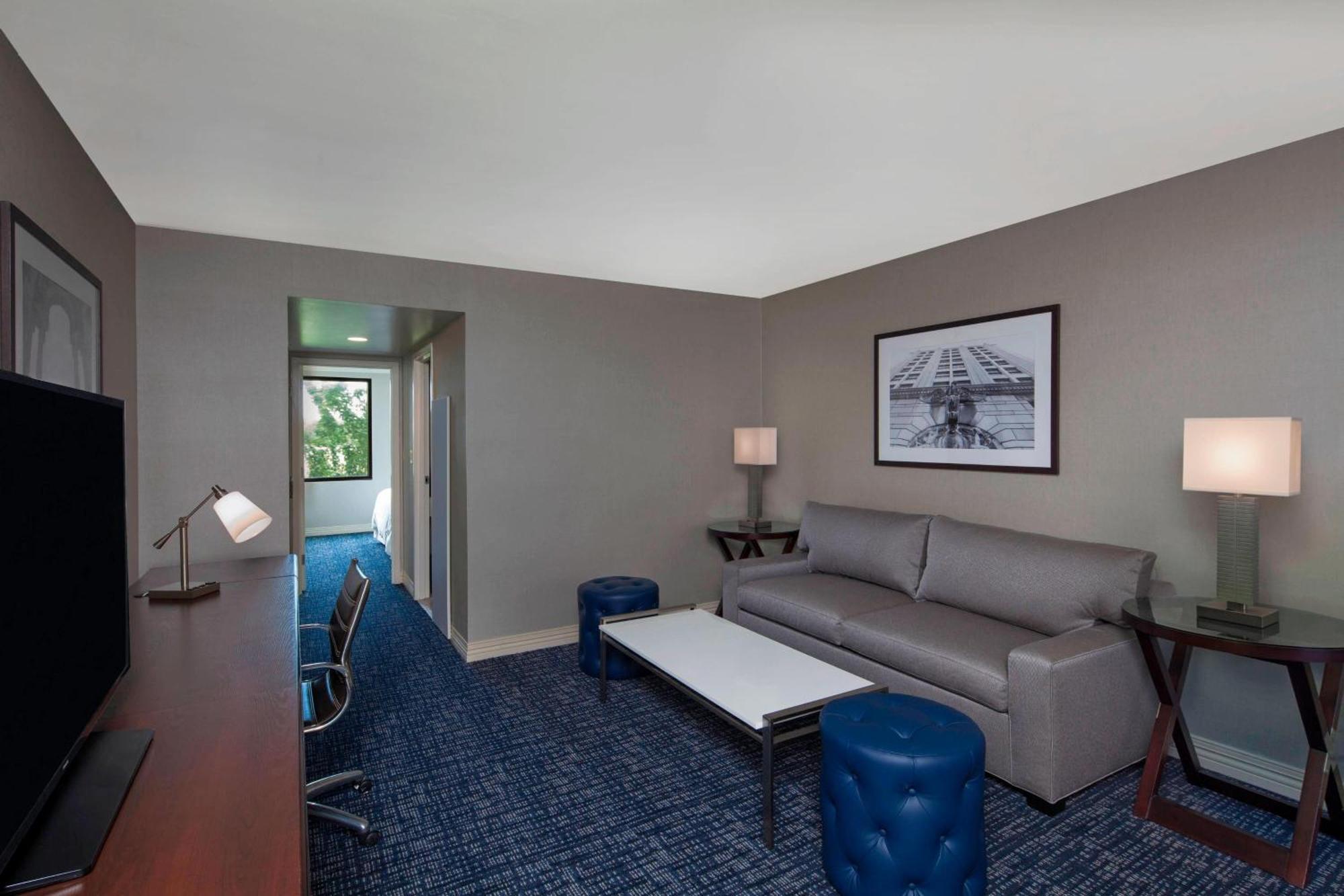 One-Bedroom Suite,1550084443:JPEG