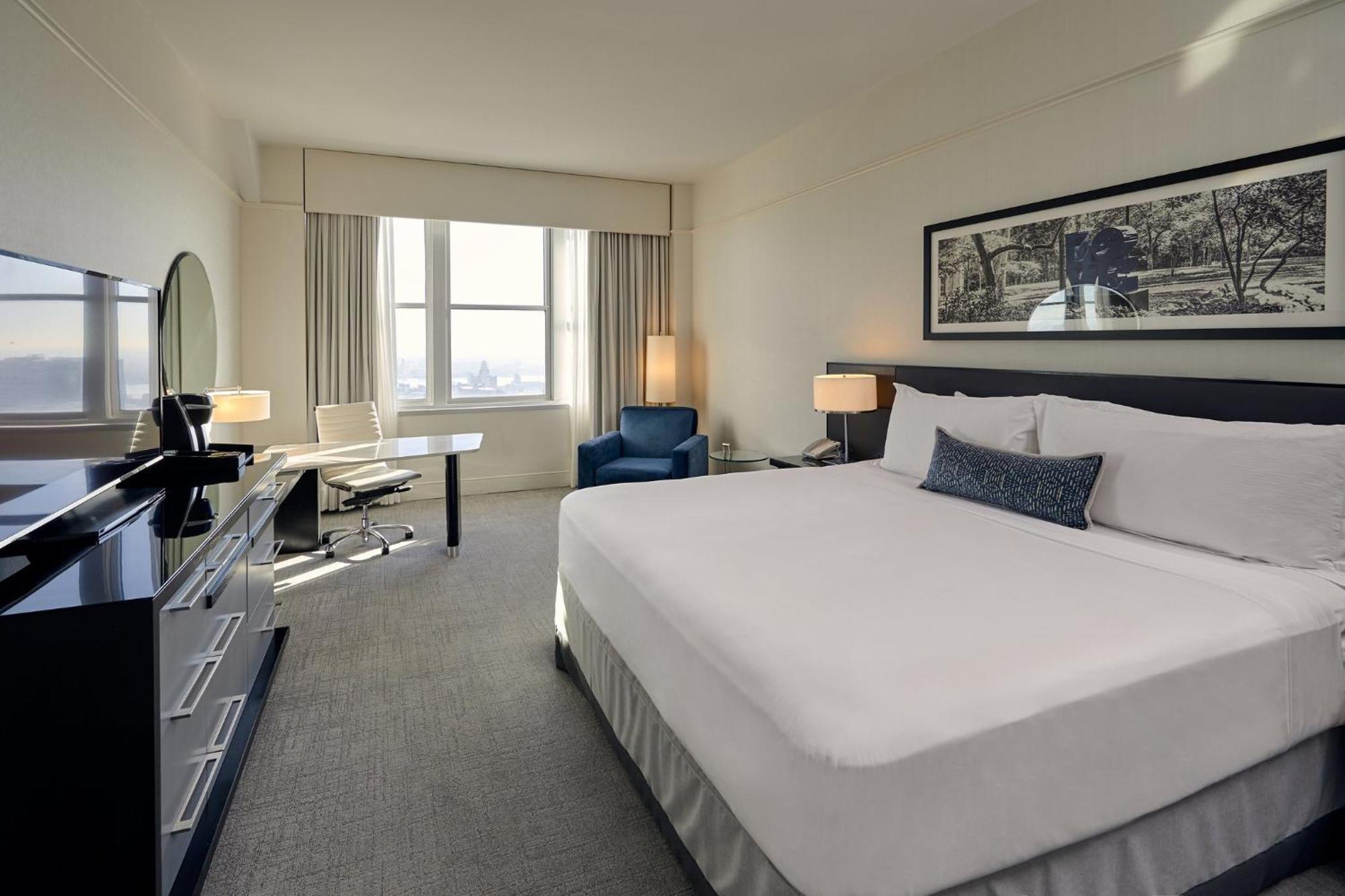Deluxe Queen Room
